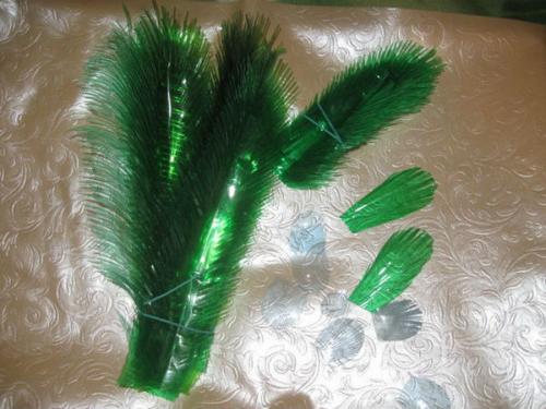 Как сделать хвост павлина. Птица счастья: павлин из пластиковой бутылки