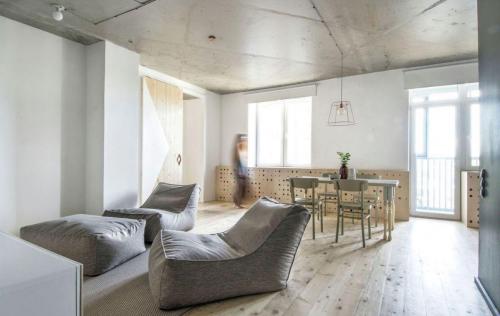 Ремонт однокомнатной квартиры студии. Ищем и выбираем недорогие строительные материалы для ремонта