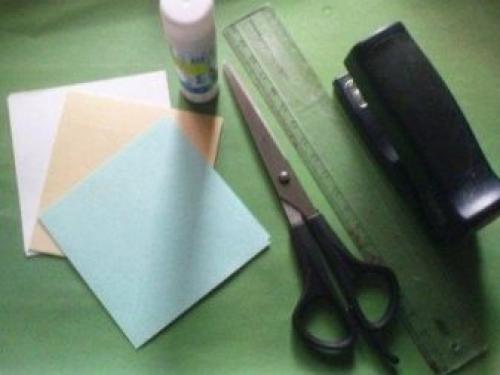 Декор к новому году своими руками для дома. Елочка с ножками 01 Декор к новому году своими руками для дома. Елочка с ножками 01