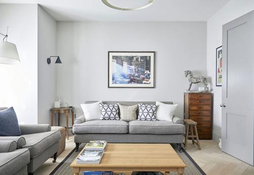 Дом со спокойным интерьером и уютным двориком 17