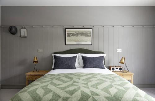 Дом со спокойным интерьером и уютным двориком 14