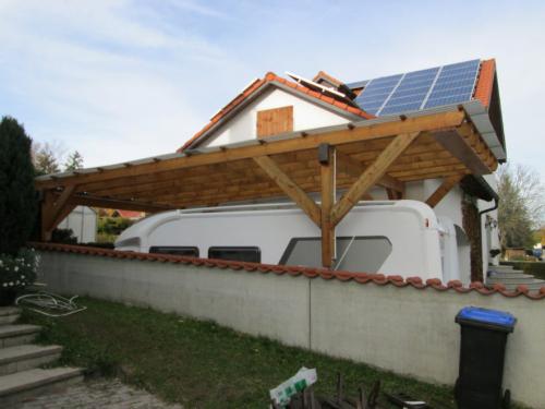 Навесы во дворе частного. Из чего сделать навес во дворе частного дома?