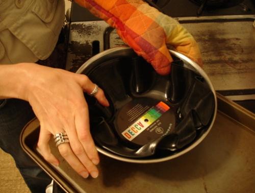 Что можно сделать из виниловых пластинок. Ваза для фруктов