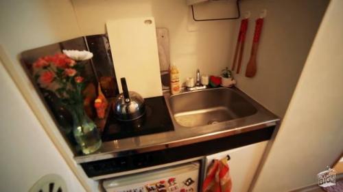 В Японии маленькие квартиры. Типичная японская квартира площадью в 8 квадратных метров поражает своей эргономичностью