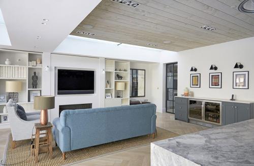 Дом со спокойным интерьером и уютным двориком 09