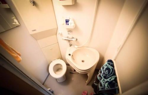 В Японии маленькие квартиры. Типичная японская квартира площадью в 8 квадратных метров поражает своей эргономичностью