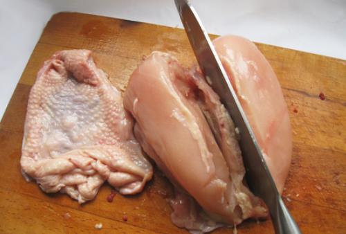 Как нарезать филе курицы поперек волокон. Как разделать куриную грудку