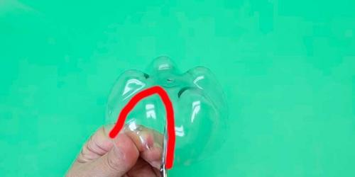 Искусственные цветы из пластиковых бутылок своими руками. Цветы из пластиковых бутылок своими руками – пошаговый мастер-класс для начинающих