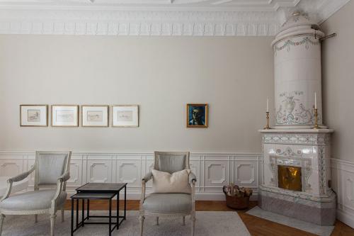 Квартира с библиотекой и столетними фаянсовыми печами 03