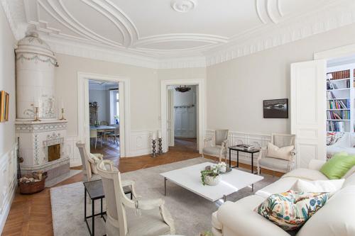 Квартира с библиотекой и столетними фаянсовыми печами 02