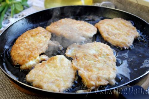 Как нарезать филе курицы поперек волокон. Как разделать куриную грудку