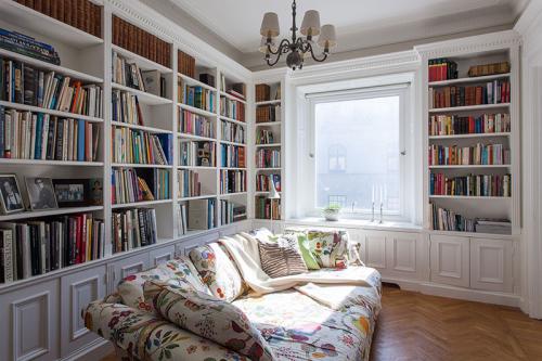 Квартира с библиотекой и столетними фаянсовыми печами 06