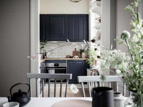 Теплый интерьер небольшой квартиры (41 кв. м) 06