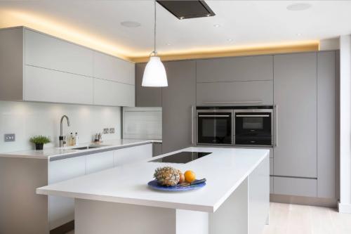 Стильные кухни 2019. Современные гарнитуры 2019