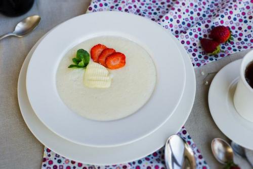 Жидкая манная каша на молоке пропорции. Как правильно приготовить вкусную манную кашу: манка на молоке и воде