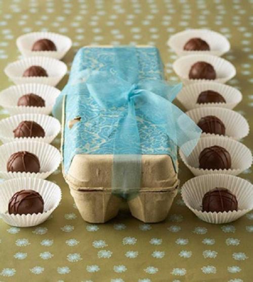 Что можно сделать из под коробки яиц. Оригинальные поделки, которые можно смастерить из обычных картонок для яиц