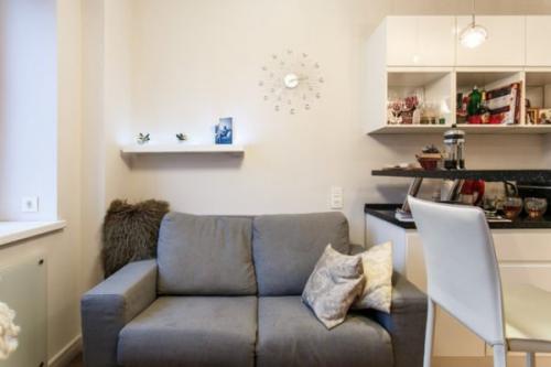 Планировка 1 комнатной квартиры 33 кв м. Белый в основе