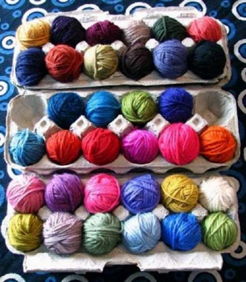 Что можно сделать из под коробки яиц. Оригинальные поделки, которые можно смастерить из обычных картонок для яиц