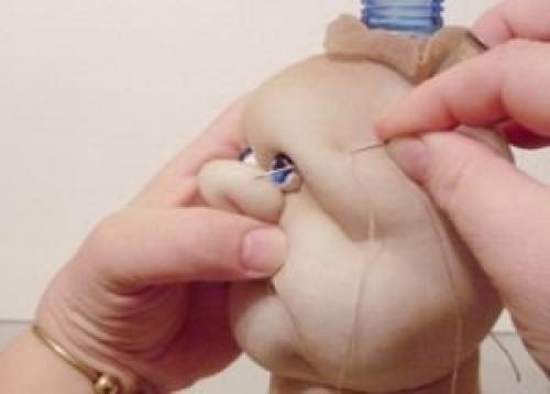 Как сделать куклу бутылки из. Кукла из пластиковой бутылки своими руками — фото, видео, как сделать 27 Как сделать куклу бутылки из. Кукла из пластиковой бутылки своими руками — фото, видео, как сделать 27