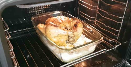 Как сделать румяную корочку на курице. Курица целиком в духовке с хрустящей корочкой на соли