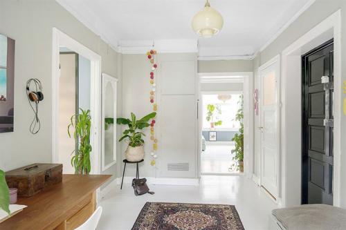 Пастель и зелень: квартира в нейтральных тонах 18