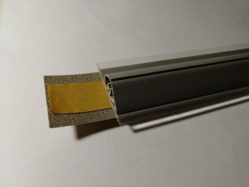 Чем заменить плинтус для столешницы. Кромка в плинтусе для столешницы больше не двигается