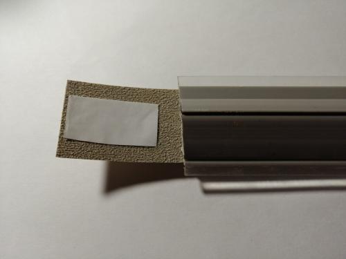 Чем заменить плинтус для столешницы. Кромка в плинтусе для столешницы больше не двигается