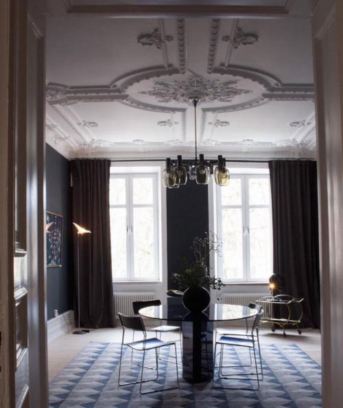 Контрастный скандинавский интерьер 06