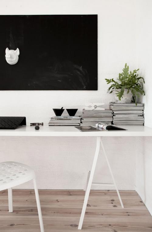 Маленькие двухуровневые квартиры. Вариант неповторимого дизайна маленькой двухуровневой квартиры в Дании