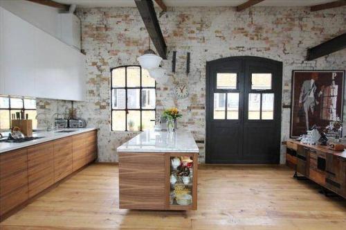 Стены кирпичные в квартире. Территория кладки из кирпича в интерьере 21