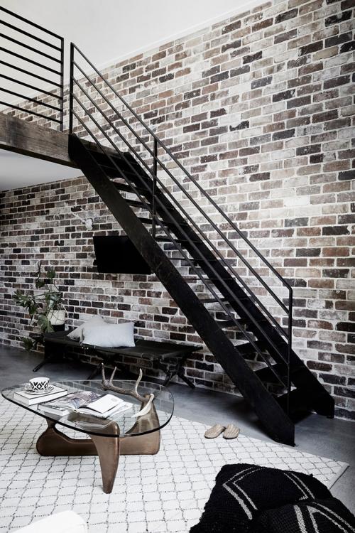 Небольшой коттедж с антресольной спальней 03