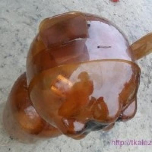 Мишка из пластиковых бутылок. Поделка для украшения участка в детском саду «Мишка» из пластиковых бутылок. материал по конструированию, ручному труду (средняя группа) по теме