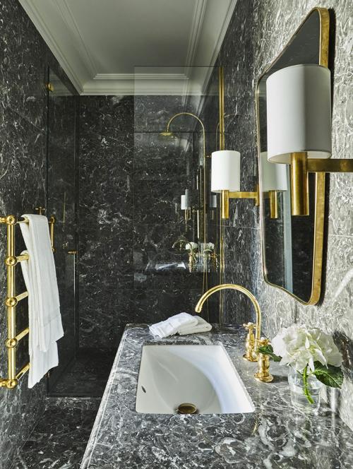 Элегантные апартаменты с видом на тихий дворик 06