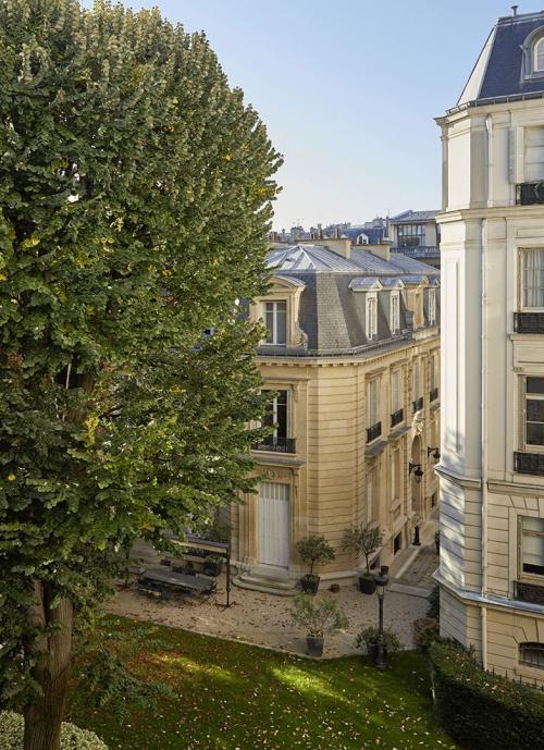 Элегантные апартаменты с видом на тихий дворик 04