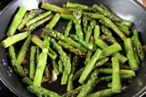 Спаржа жареная рецепты. Как вкусно пожарить спаржу - классический рецепт