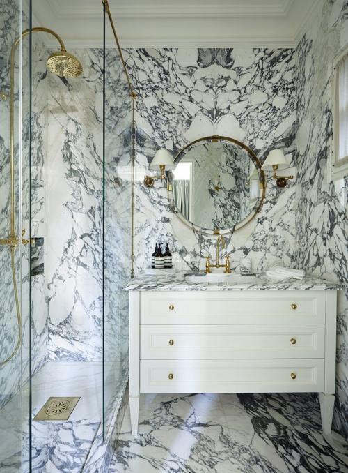 Элегантные апартаменты с видом на тихий дворик 09