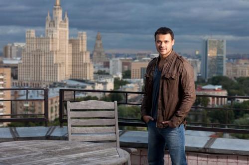 Эмин дом в баку. Эмин Агаларов удивил роскошью дома со стеклянными стенами, выстроенного на берегу моря 25