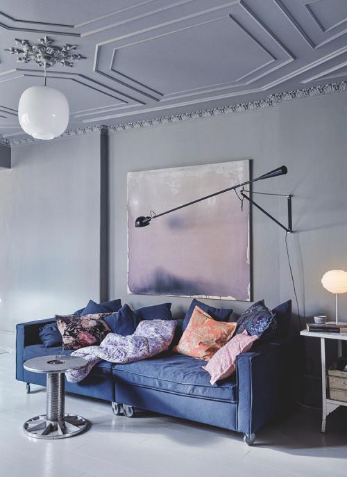 Серая квартира с яркими цветовыми акцентами (168 кв. м) 01