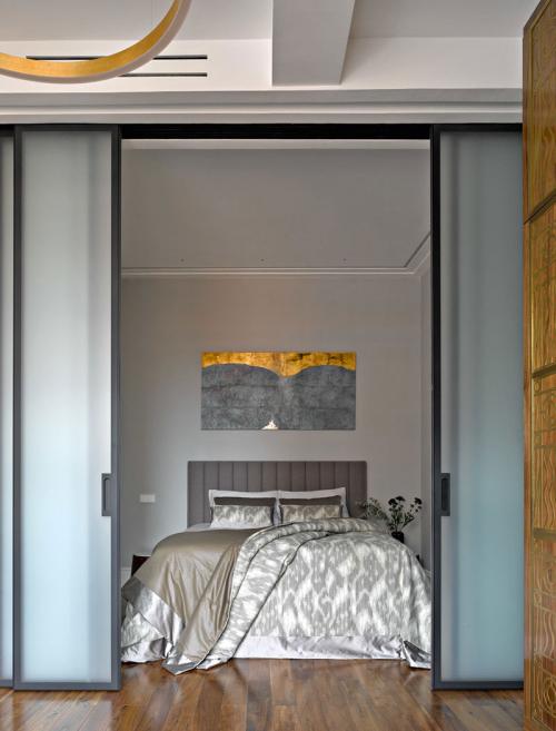 Эффектный дизайн с элементами ар-деко в небольшой квартире (47 кв. м) 05