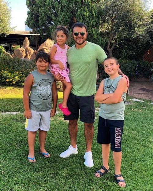 Эмин Агаларов дети. Отец в четвертый раз: Эмин Агаларов впервые показал новорожденную дочь от модели Алены Гавриловой