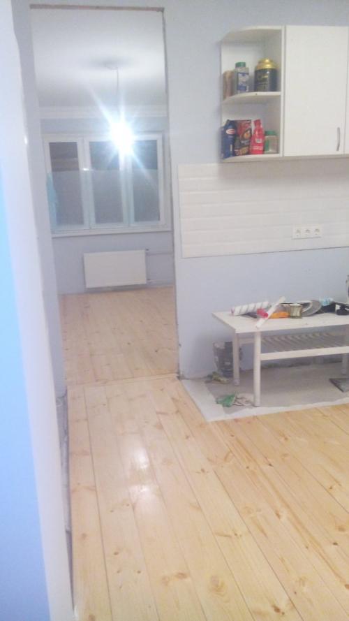 Досчатый пол в квартире. Деревянный пол в квартире? Вы серьезно (бюджетное решение, которое выглядит дорого)