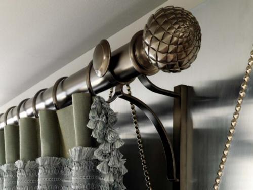 Как выбрать карниз для штор: практические рекомендации