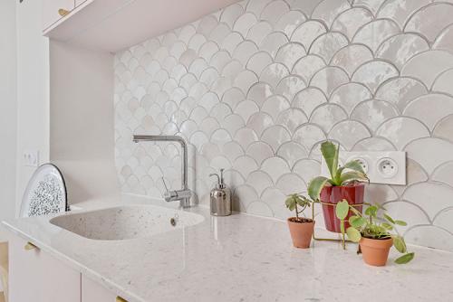 Небольшая квартира с балками в Париже (45 кв. м) 10