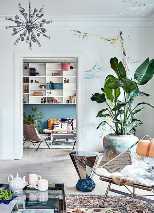 Розовая кухня и роспись на стенах 03