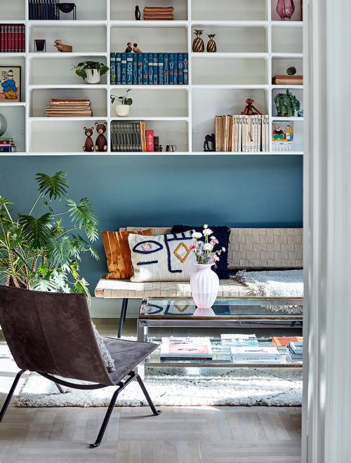 Розовая кухня и роспись на стенах 04