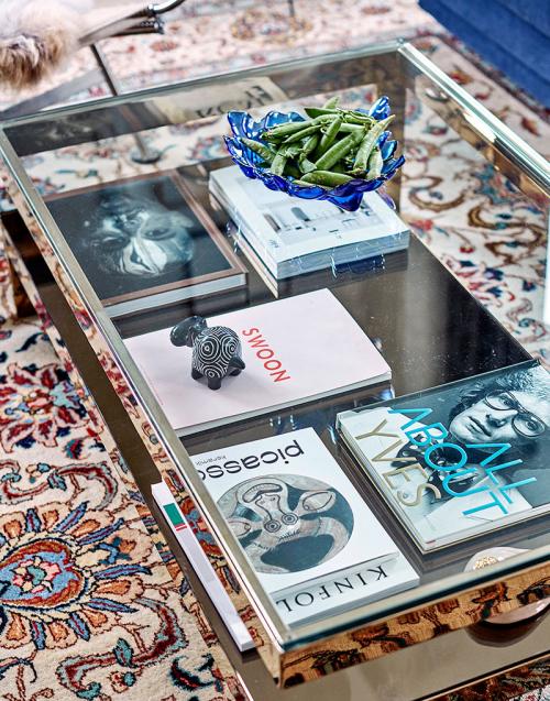 Розовая кухня и роспись на стенах 06