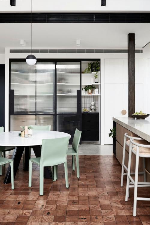 Современная реконструкция старинного дома 09