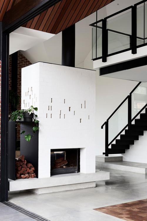 Современная реконструкция старинного дома 05