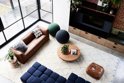 Современная реконструкция старинного дома 01