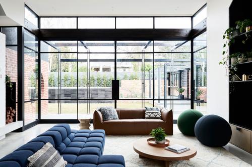 Современная реконструкция старинного дома 04